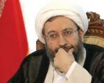 آیت الله آملی لاریجانی: ادعاهای احمدی نژاد را «افترا» و «جرم» می دانم ولی در تبعیت از رهبری سکوت می کنم