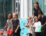 عکسهای آنجلینا جولی و فرزندانش در سفر استرالیا