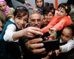 اشک های «مجید مجیدی» در جمع کودکان معلول/ تصاویر