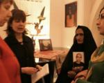 توضیح اشتون درباره دیدار با فعالان زن و مادر ستار بهشتی (+عکس)