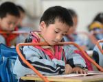 عکسی از روش منحصربفرد چینیها برای عینکی نشدن دانش آموزان