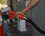 عضو کمیسیون بودجه:دولت می خواهد بنزین را امسال ۱۰۰۰ تومان کند