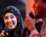 مدل مالزیایی در ماه رمضان مسلمان شد