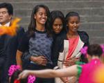شوخی رسانه ای اوباما با دخترانش +عکس