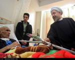 عیادت روحانی از بیماران در بیمارستان امام خمینی تهران (عکس)