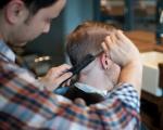 کوتاه کردن موی مردان را چه کسی مرسوم کرد؟