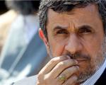 سوال‌های اعتراض‌آمیز مردم از احمدی نژاد در مورد چگونگی هزینه پول‌های نفت و دلایل اختلاس/  شیشه خودروی احمدی‌ نژاد شکست