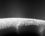 "انسلادوس" پیچیده‌ترین قمر زحل + تصاویر