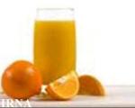 نوشیدن روزی یك لیوان آب پرتقال انسان را زیباتر می كند