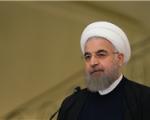روحانی : سیاست ایران تقویت پایه‌های دوستی با همسایگان و کشورهای اسلامی است/ کشورهای اسلامی برای رفع مشکلات جهان اسلام متحد شوند