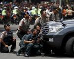 پیدا شدن پرچم داعش نزد تروریست‌های جاکارتا/بازداشت سه نفر در رابطه با حمله‌های تروریستی اندونزی