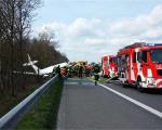 سقوط هواپیما در بزرگراهی در آلمان + (عکس)