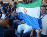 بی‌احترامی هواداران به پرچم ایران +عکس