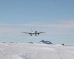 فرود جت مسافربری بر روی باندی از یخ + تصاویر