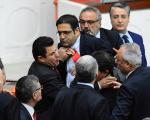 درگیری در پارلمان ترکیه برسر کلمه کردستان (+عکس)