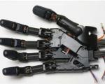 دست رباتیک فوق حساس با حس لامسه+تصاویر