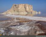 نیمی از دریاچه ارومیه خشک و کاملا نمکی شده است
