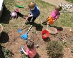 بگذار کودک خاک بازی کند!
