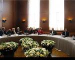 ظریف با پیش‌نویس طرحی در مذاکرات سه جانبه حاضر شده است/مذاکره پس از ۲ ساعت ادامه دارد