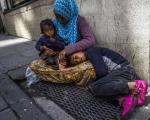 عکس دردناک یک زن سوری در استانبول