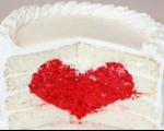 کیک ولنتاینی که داخلش قلبه قرمزه