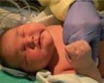 زن ۲۸ ساله آمریکایی نوزاد ۱۵ کیلویی به دنیا آورد