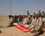 فرمانده نیروی قدس سپاه پاسداران در صف نماز رزمندگان عراقی