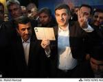 احمدی‌نژاد برای پیروزی مشایی نذر كرد