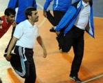 امشب احمدی‌نژاد پا به توپ می‌شود