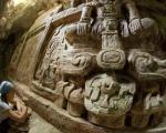 کشف قلم‌زنی‌های غول‌آسای قوم مایا در معبدی زیرزمینی