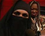 تصاویر/ دم خروس حجاب نمایشی یک زن