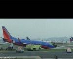 سقوط هواپیمای مسافربری در نیویورک (+عکس)