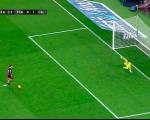 صحنه استثنایی در فوتبال جهان؛ پاس گل مسی از روی نقطه پنالتی!(عکس)