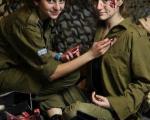 عکس:صحنه سازی عجیب سربازان اسرئیلی