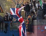 چه کسی خسارت میلیاردی حمله به سفارت انگلیس را خواهد داد:‌ مردم ایران یا مجرمان مهاجم؟(+تصاویر)