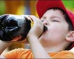 نوشیدنیهای گازدار کودکان را خشن و حواس پرت می‌کند