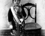 کودکی آخرین پادشاه قاجار + عکس