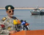 ناوشکن آمریکا با اخطار نیروی دریایی ارتش ایران از محدوده رزمایش دور شد