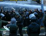 دردومین روز تجمع مقابل کنسولگری عربستان در مشهد؛ تجمع معترضان به خشونت کشیده شد(+عکس)