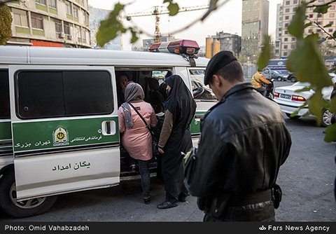 اخبار, گشت ارشاد در خیابان‌های تهران
