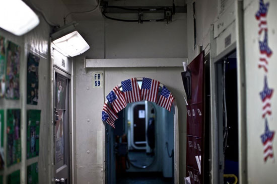 تصاویر دیده نشده از داخل ناو هواپیمابر آمریکا