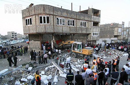 اخبار,اخبار حوادث,ریزش یک ساختمان در شهرک فاطمیه قم 