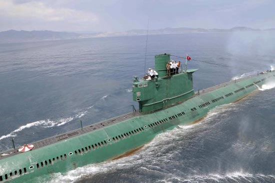 (تصاویر) کیم جونگ اون؛ ناخدای زیردریایی