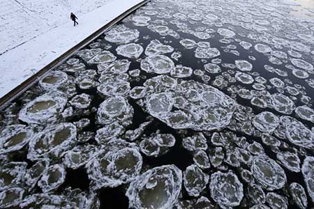 عکسهای جالب,تصاویر دیدنی,دریاچه یخ زده 