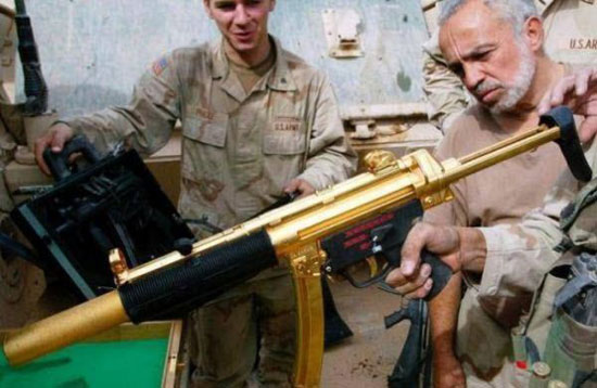 اسلحه های جنگی و گرانقیمت صدام حسین - تصاویر