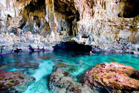 شنا کردن, عجیب ترین مکانها برای شنا کردن,غار آوایکی