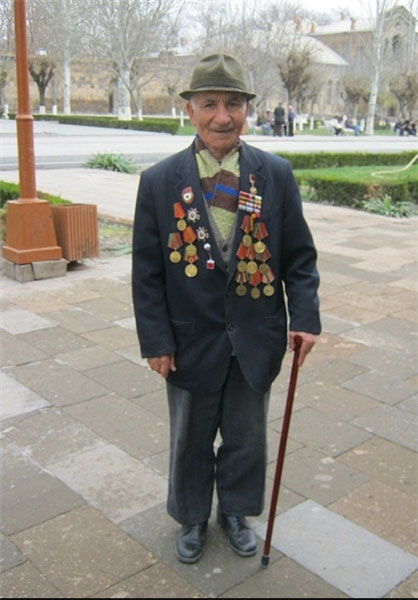 قهرمان بازمانده از جنگ جهانی دوم +عکس