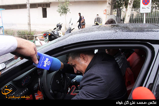 عکس: علی دایی با مازراتی در دادگاه انقلاب
