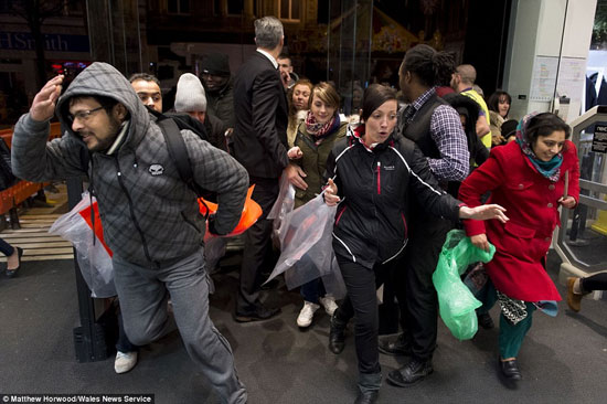 هجوم مجدد به فروشگاه ها در انگلیس در روز نخست حراج زمستانی