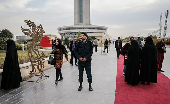 تصاویری از حضور گشت ارشاد در کاخ جشنواره
